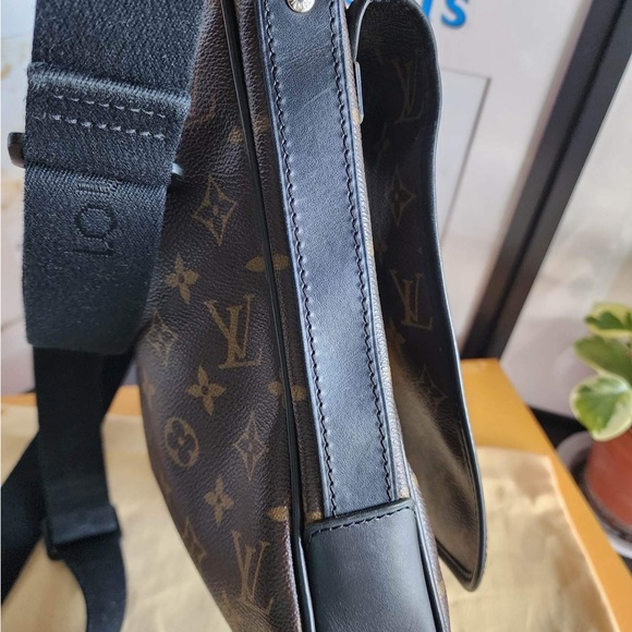 SOLD Louis Vuitton Madagascar crossbody - Picture 13 of 16